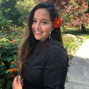 Meet your Posher, Daniela